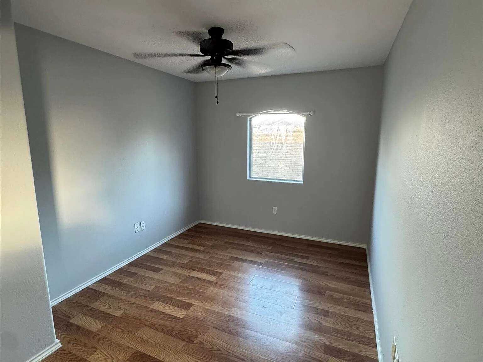 3 bed, 2.5 bath, 2020 sqft, $1,850 — Photo 2