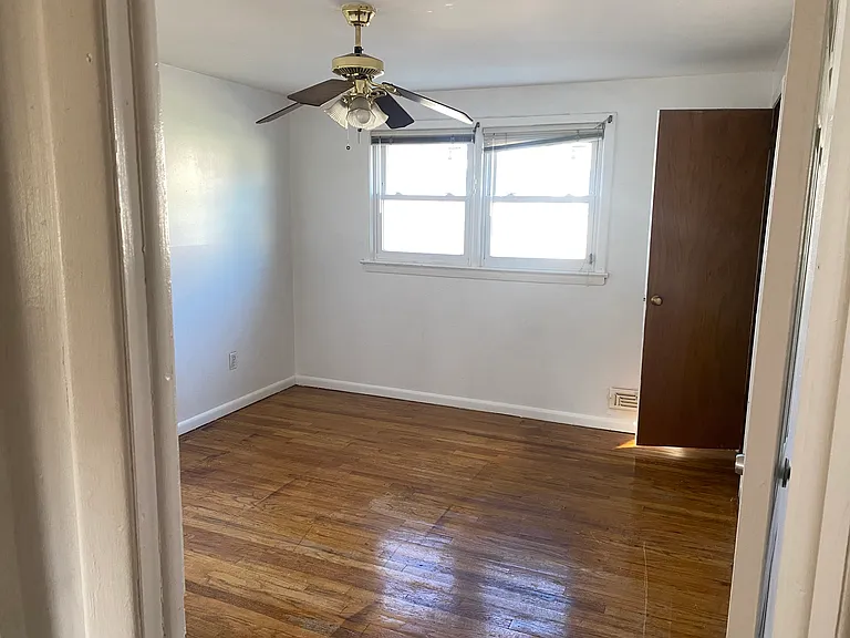 209-211 Paterson Ave #2 — Photo 6