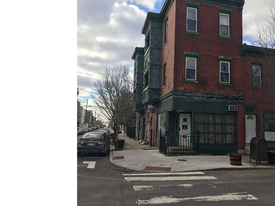 2nd image of 1900 Federal St