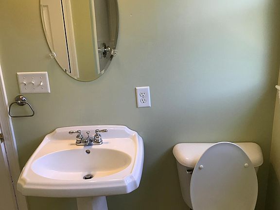 5th image of 26 Pleasant St APT 4