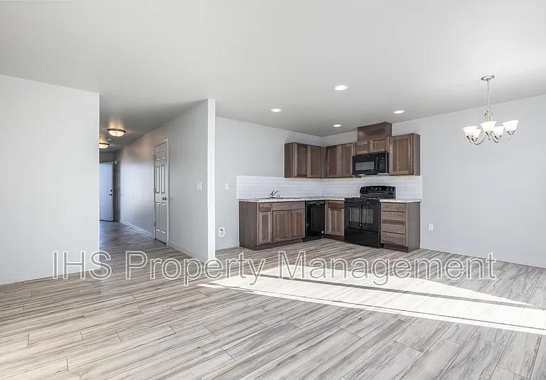 2511 Ronan St #A — Photo 19