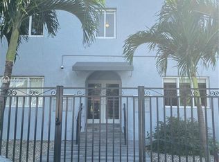 2500 NE 192nd St APT 3, Miami, FL 33180
