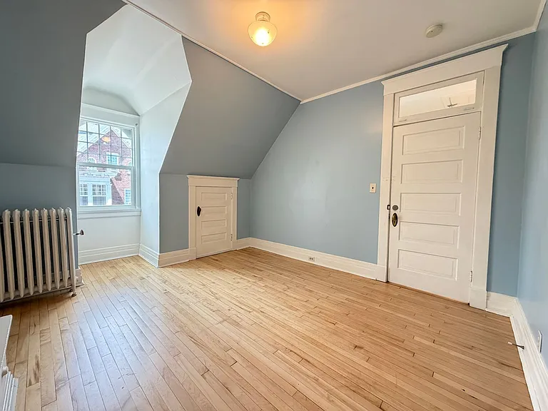 2307 E Superior St #3 — Photo 22