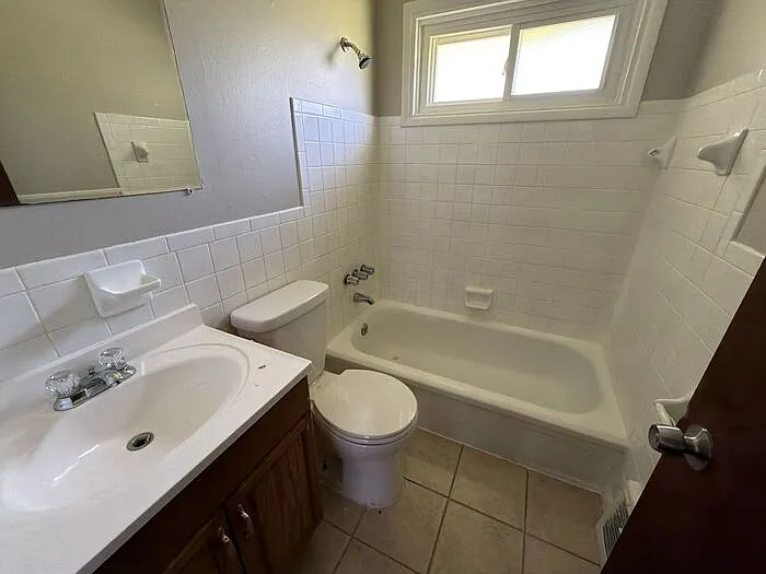 457 Shepley Dr — Photo 9