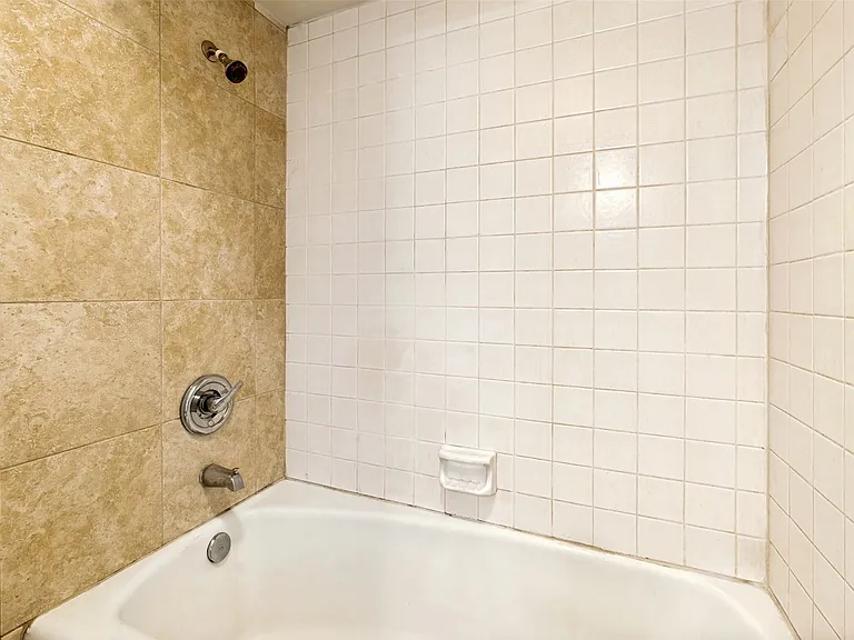 3611 Stables Ln — Photo 21