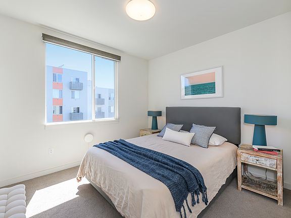 5th image of 555 Innes Ave #408