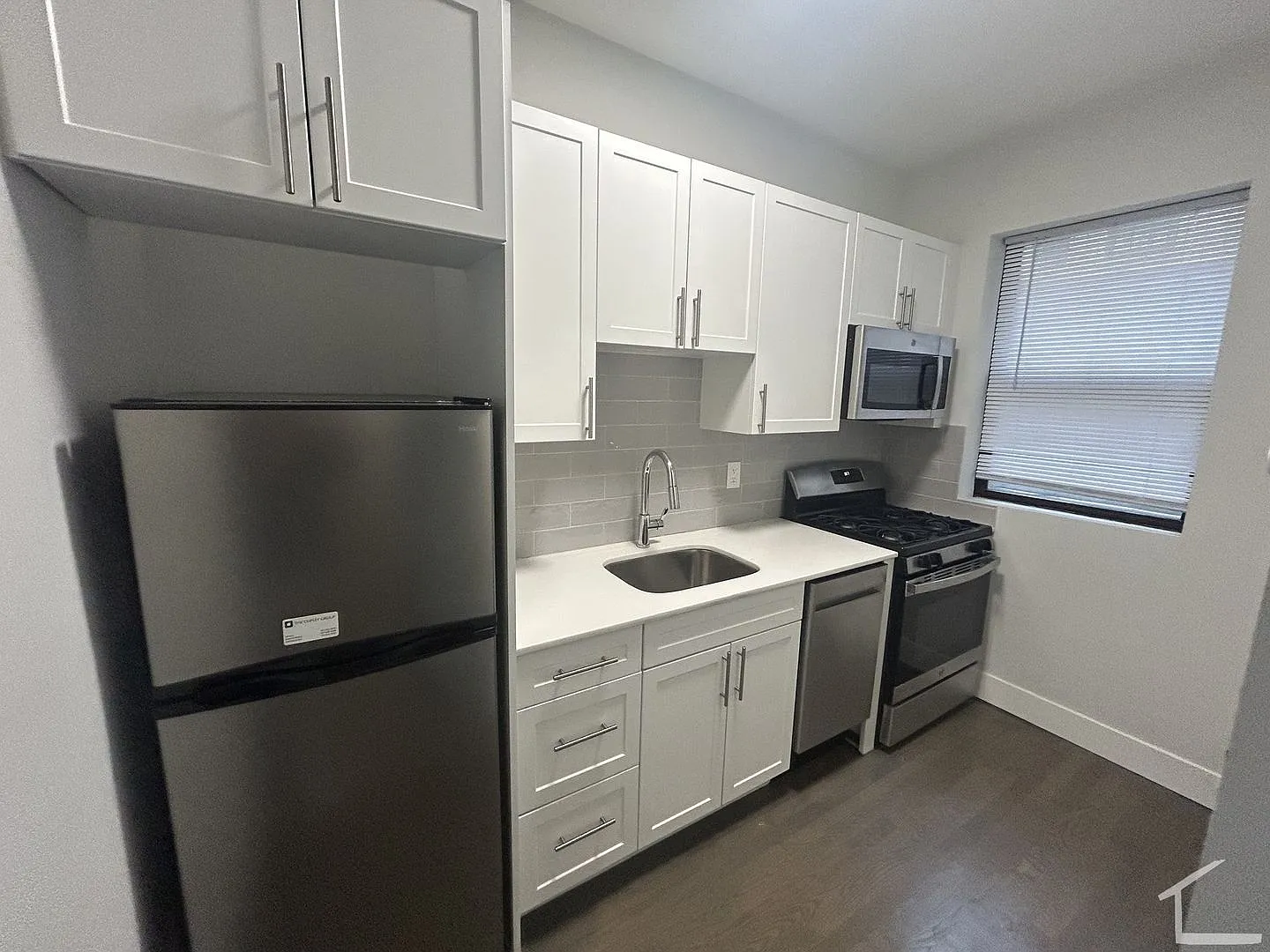 Luxurious Fenway unit available NOW! — Photo 4