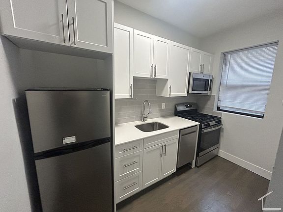 4th image of 81 Park Dr APT 5