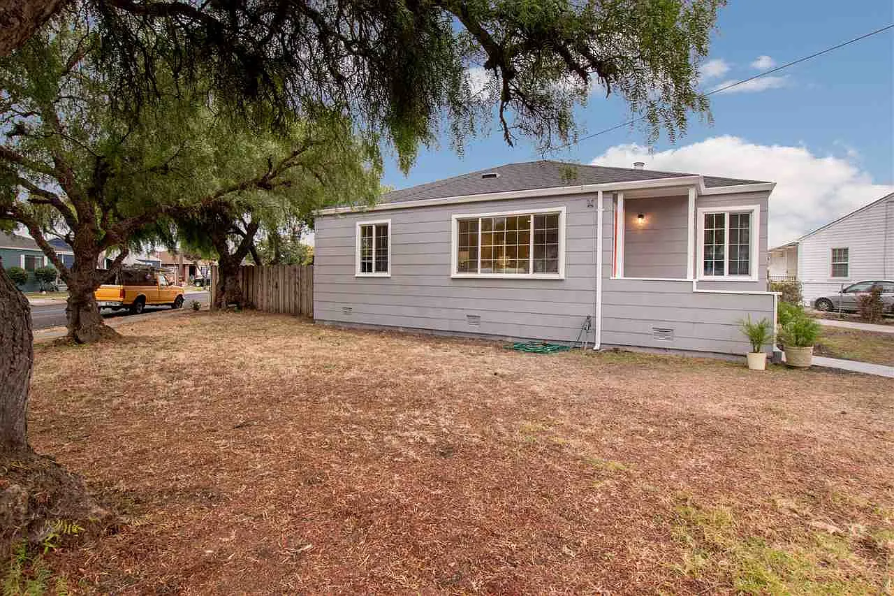 2094 Charlotte Ave photo 1