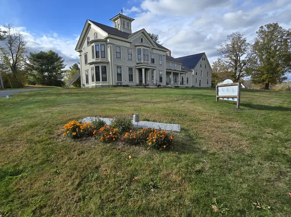 (undisclosed Address), Winthrop, ME 04364