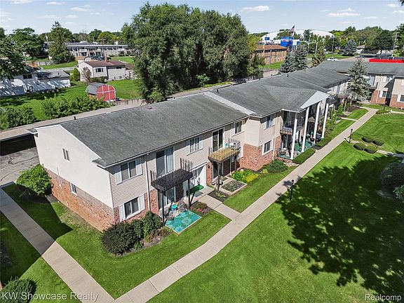 2nd image of 5283 Highland Rd Unit 206