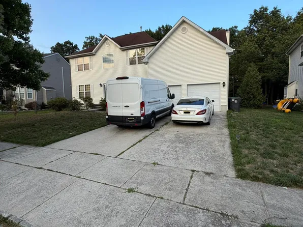 18 Chancellor Park Dr, Mays Landing, NJ 08330