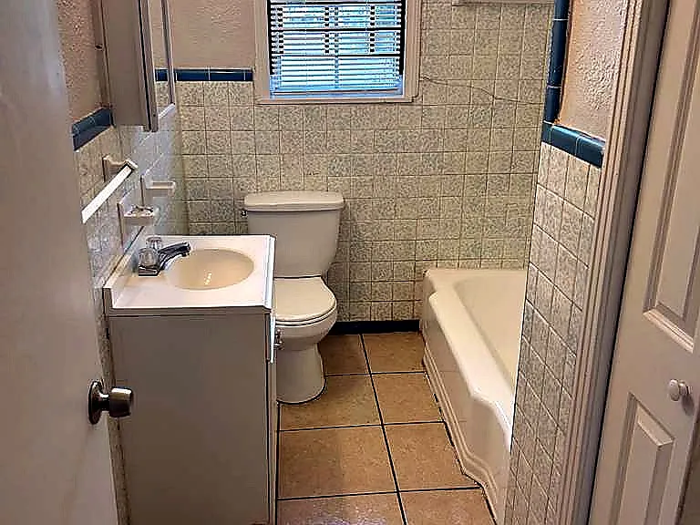 332 W 26th St #332 — Photo 9