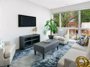 845 W Agatite Ave #901, Chicago, IL 60640