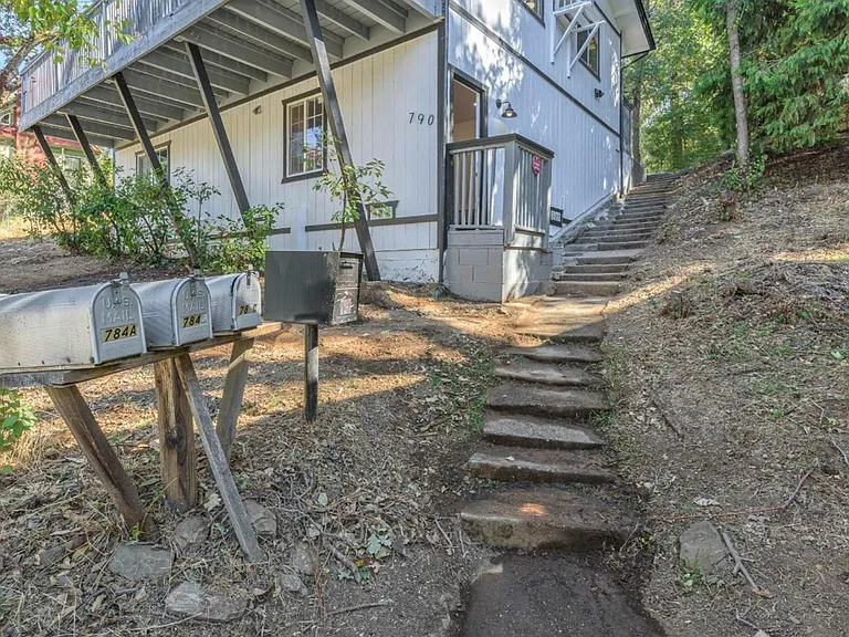 790 Spring St — Photo 10