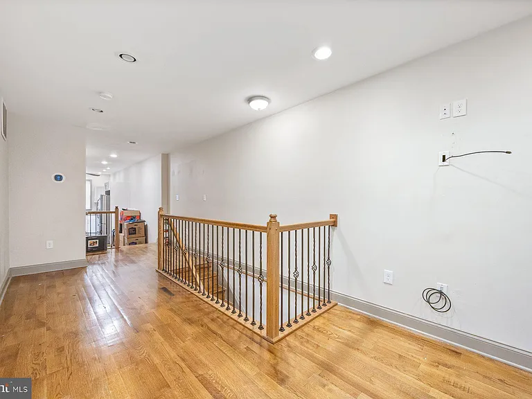 2209 Mullikin St — Photo 4