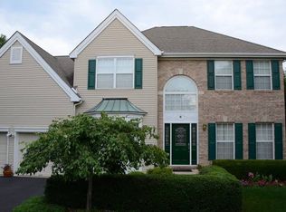 6 Tulip Dr, Dayton, NJ 08810