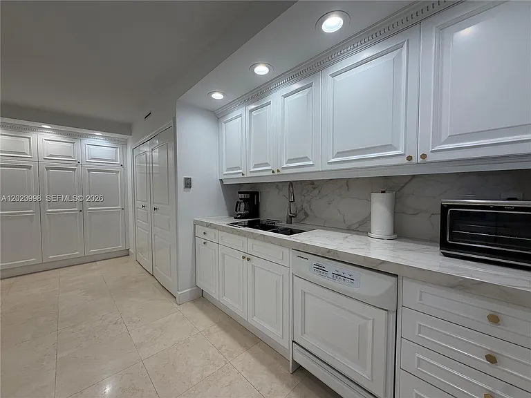 1111 Crandon Blvd #B1105 — Photo 14