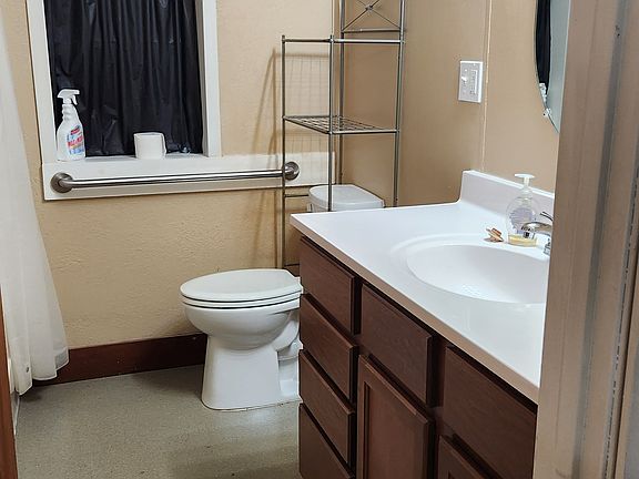 3rd image of 10151 E Main St