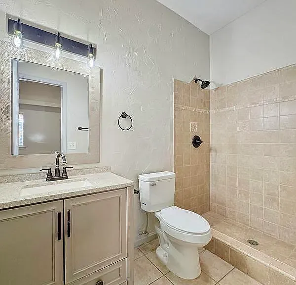 1338 John Phelan Dr — Photo 16