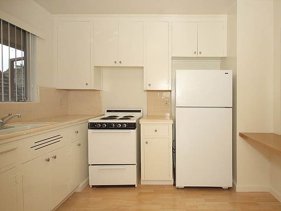 5th image of 542 Forest Ave APT E