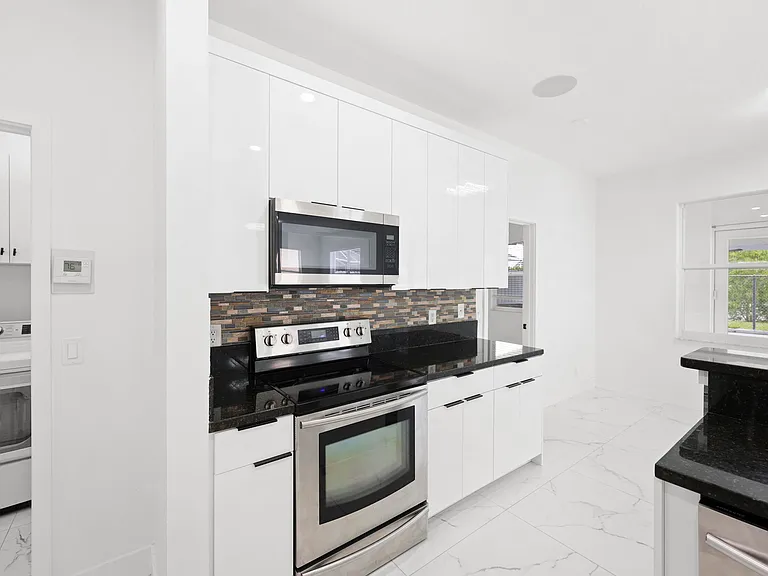 1209 Olympic Cir — Photo 21