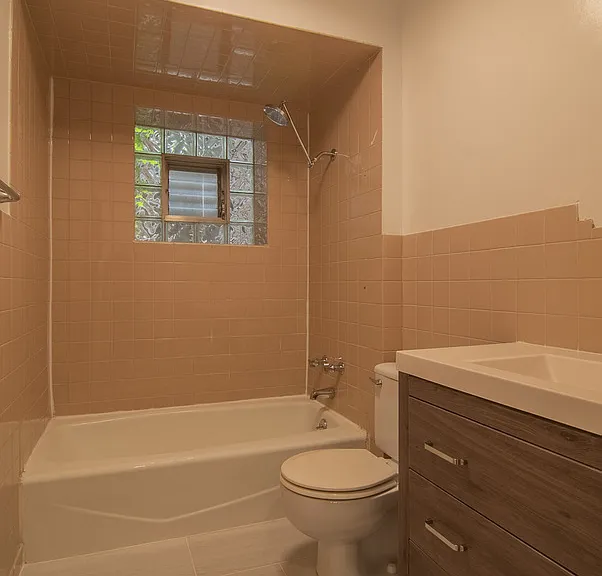 2056 N Halsted St #2F — Photo 7