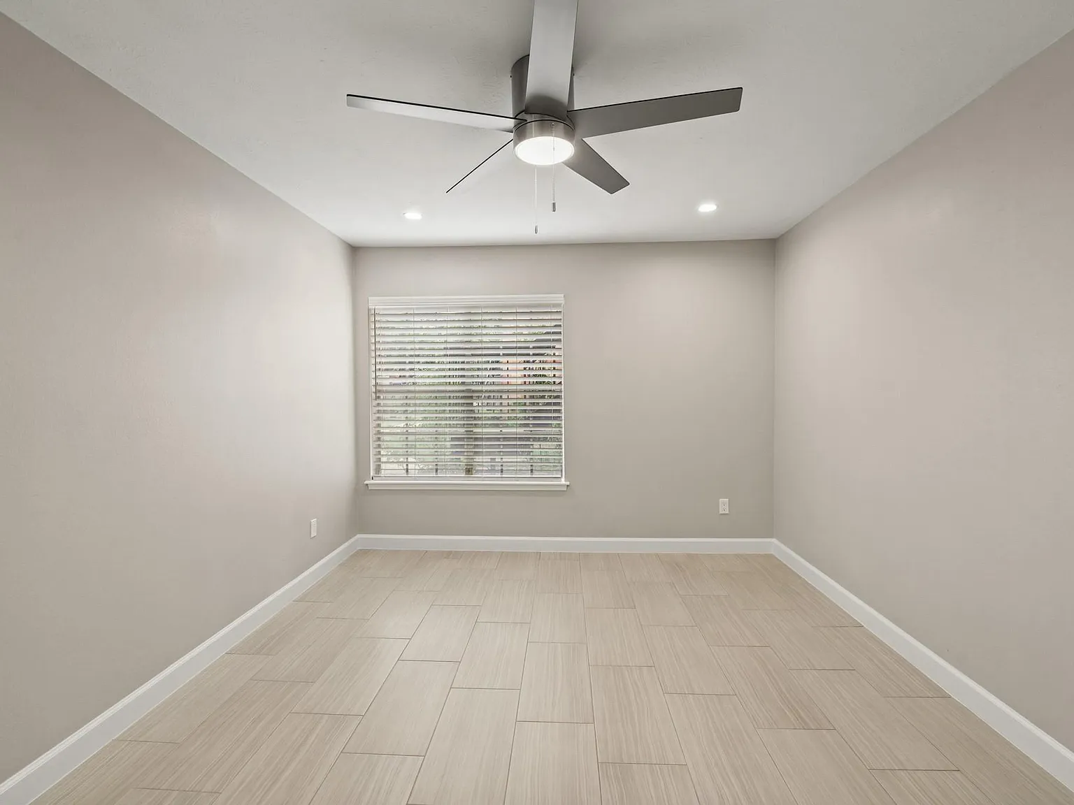 1 bed, 1.0 bath, 706 sqft, $1,200 — Photo 4