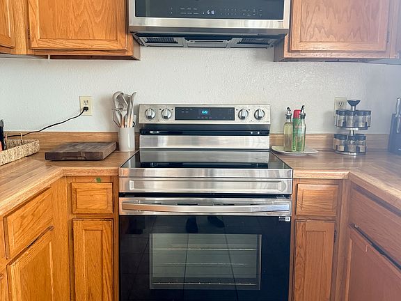 5th image of 3813 Dorchester Dr