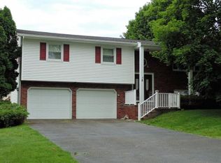 8 Clover Rd, Apalachin, NY 13732