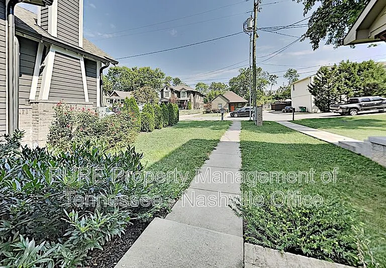 1412 Lillian St #B — Photo 3