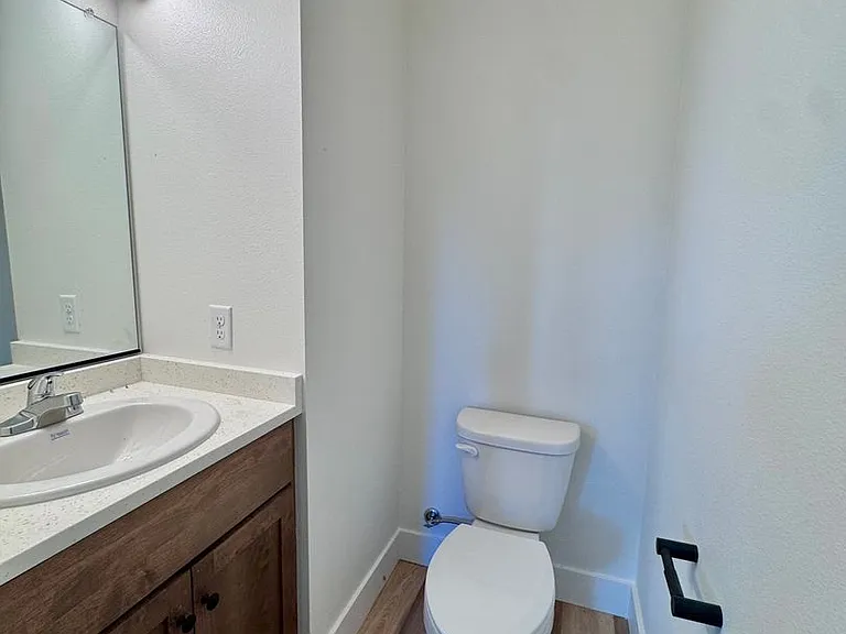 Brand New, Beautiful Townhomes! 2 & 3 Bedrm Units Available — Photo 36