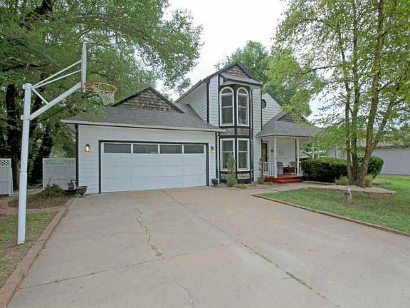 2nd image of 522 N Lakeside Dr