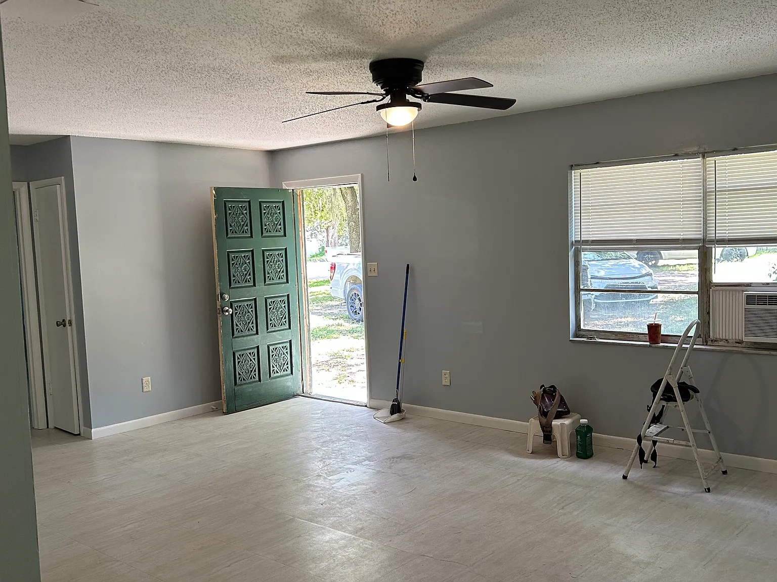 2 bed, 860 sqft, $1,300 — Photo 3