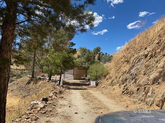 1st image of 8 Larsen Rim Rd