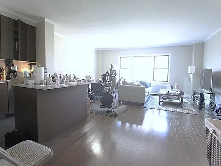 333 E 34th St #17B — Photo 1