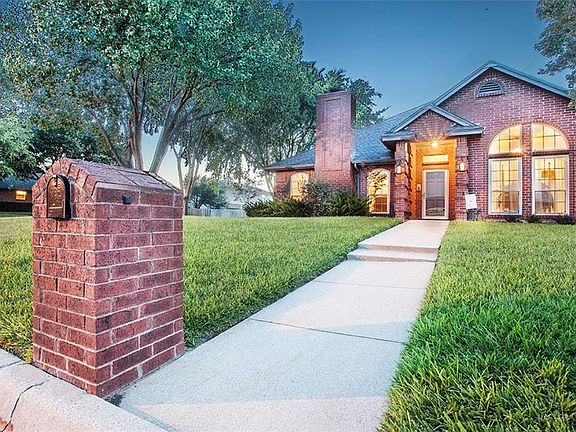 2nd image of 1201 Downwood Dr