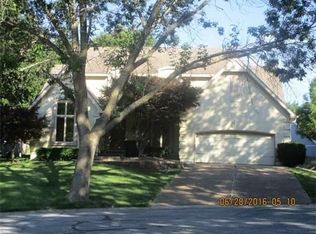 9637 W 116th St, Overland Park, KS 66210