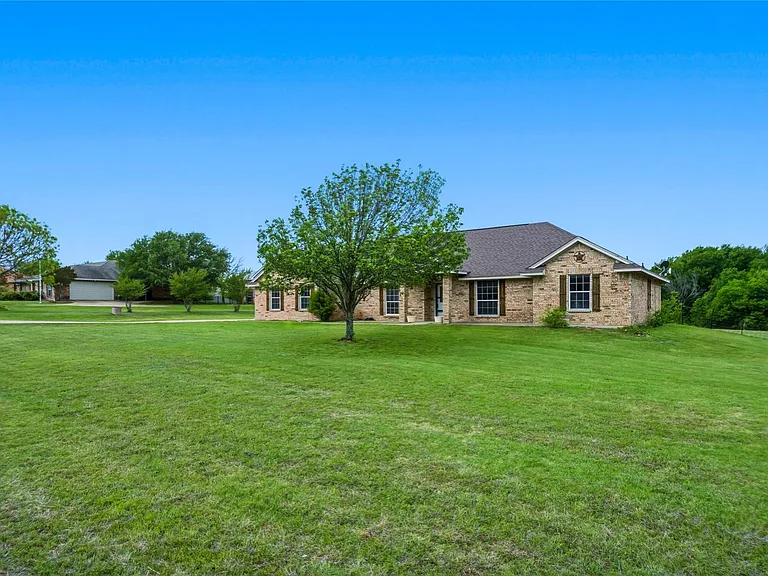 100 Pinnacle Cir — Photo 2