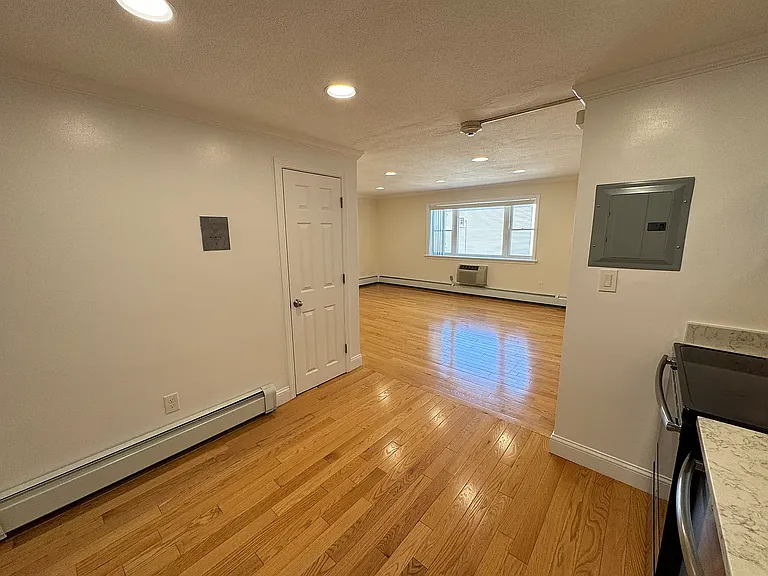 16 Westford St #9 — Photo 6