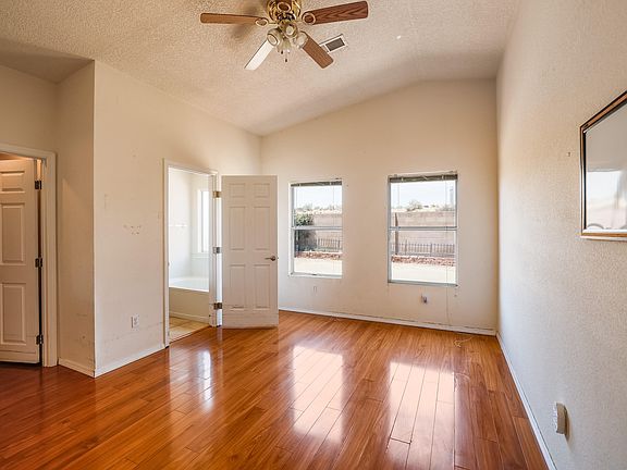4th image of 931 Blackbird Dr SW