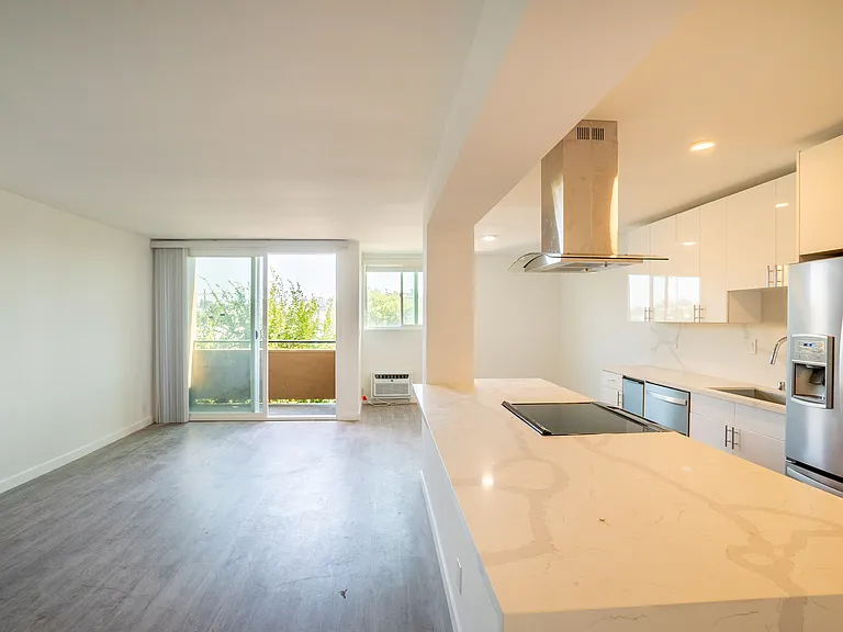 3461 Waverly Dr — Photo 1