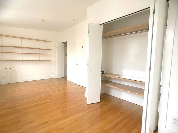 4th image of 422 Franklin Ave #3
