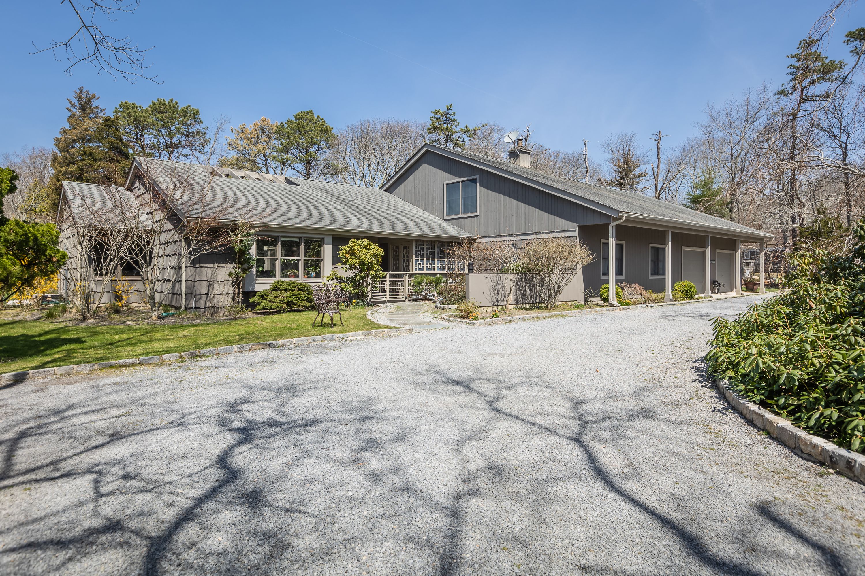 121 Montauk Hwy, Quogue, NY 11959 Out East