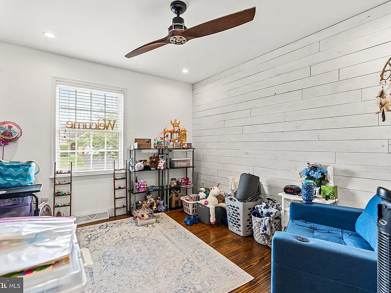 10025 Jasper Dr — Photo 35
