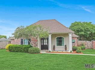 17483 Meadow Ridge Cir, Prairieville, LA 70769
