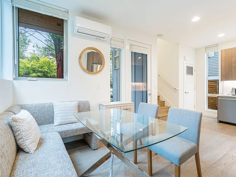 1117 14th Ave — Photo 4