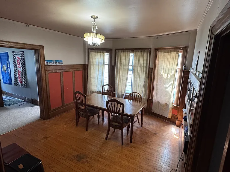 2827 N Murray Ave — Photo 3