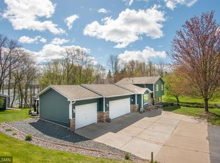 13096 N Lakes Ln, Lindstrom, MN 55045