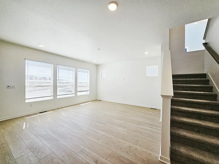 21470 E 58th Ave — Photo 6